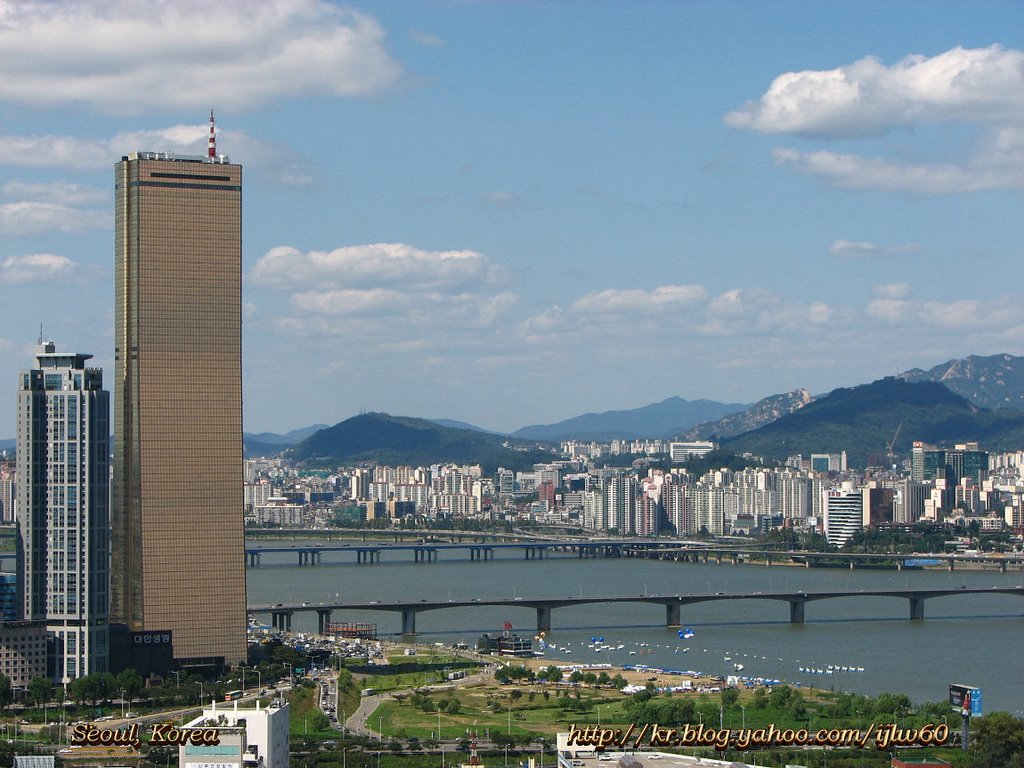 Yeouido, Seoul by Lee Iljoo