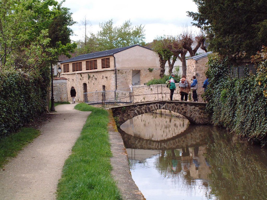 Séchoir à peaux - Chevreuse by Michel André