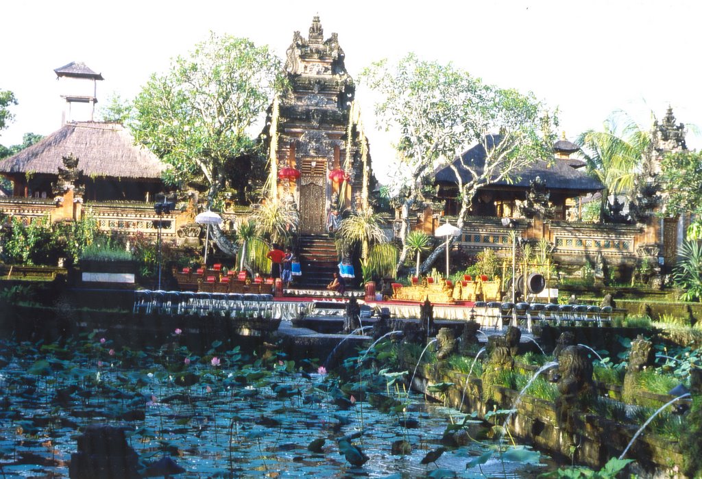 Lotus Cafe Tempel View, Ubud by Dirk Dahlke