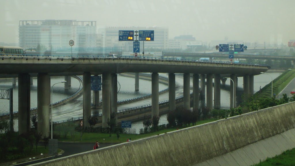 浦东机场高速 Pudong Airport Expressway by luminosity