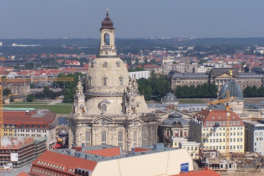 Blick vom Rathausturm zur Frauenkirche (September 2005) by Matthias Große