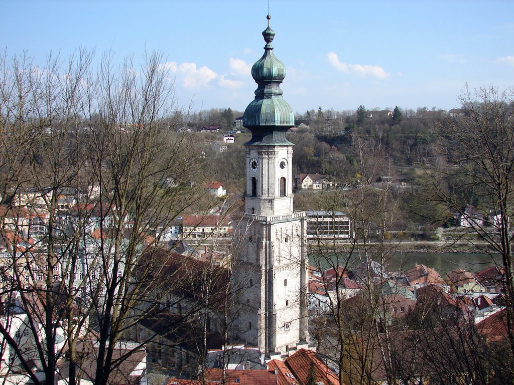 Burgblick mit Stadtpfarrkirche St. Jakob by harald helmlechner