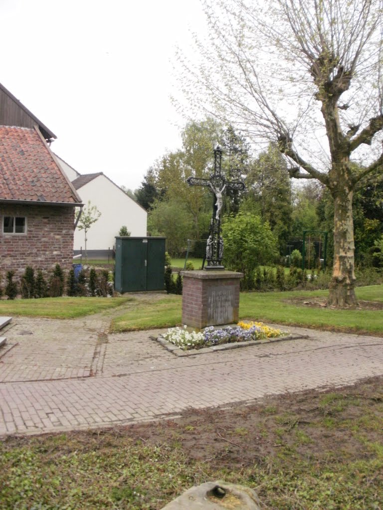 Stokhem...Kruis voor het op rijden van de Doodeman. 13 Mei 2010 by Gerold Vluggen