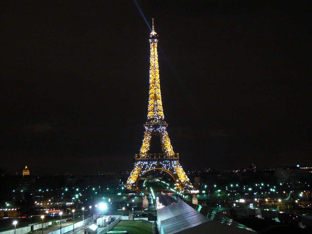 Eiffel Tower by night by ancama_99