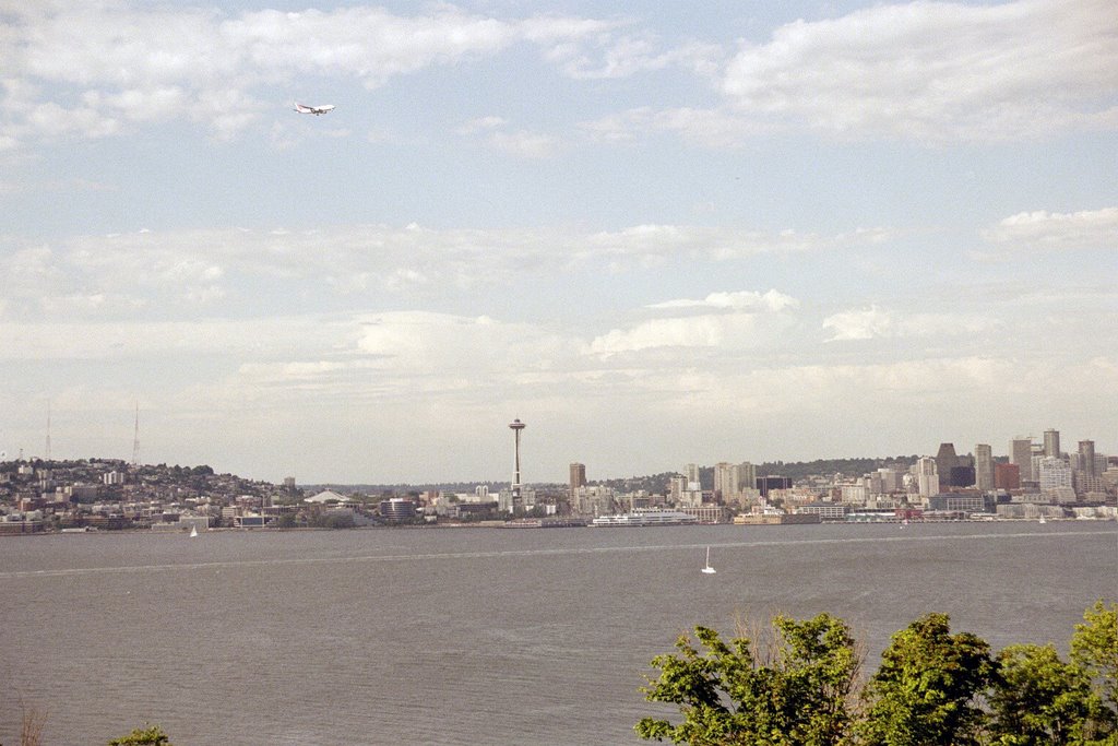 Seattle- View From Hamilton Viewpoint Park - SEA Approach by Skat Eye