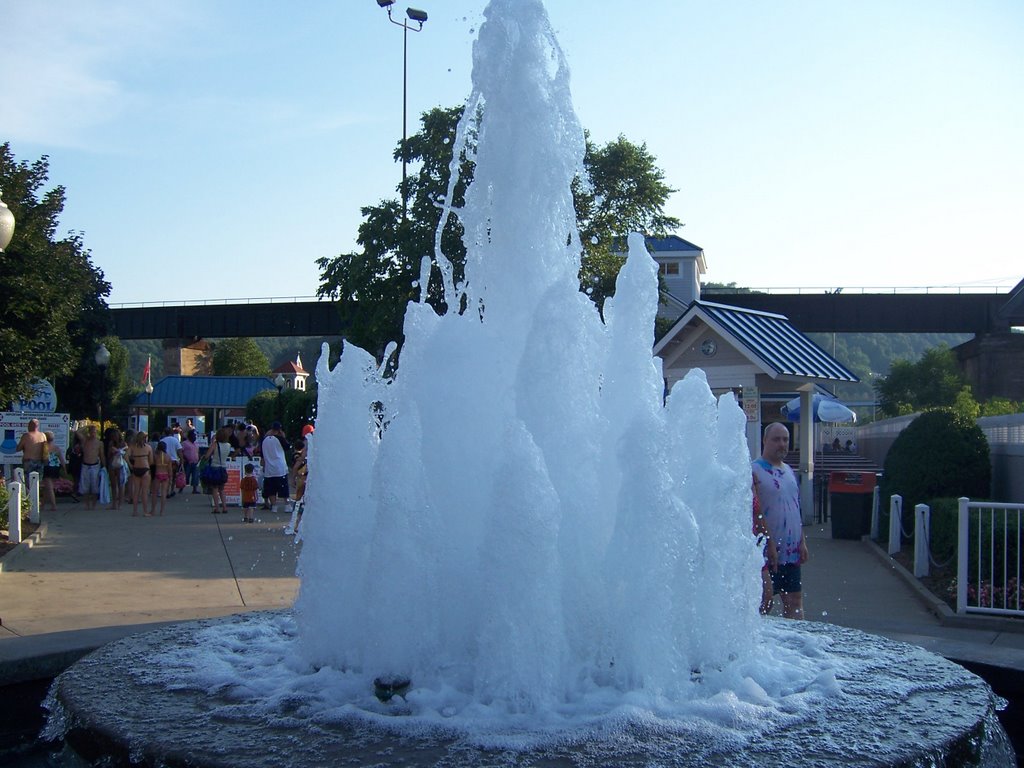 Sandcastle Fountain by rcmori