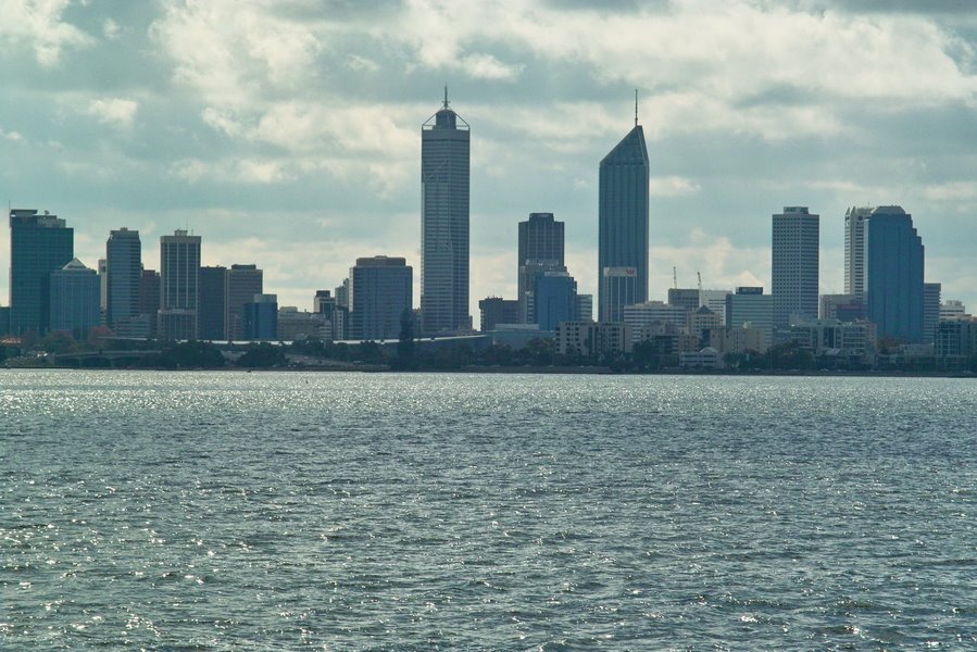 Perth - Skyline from Swan River (boat) by BerHav