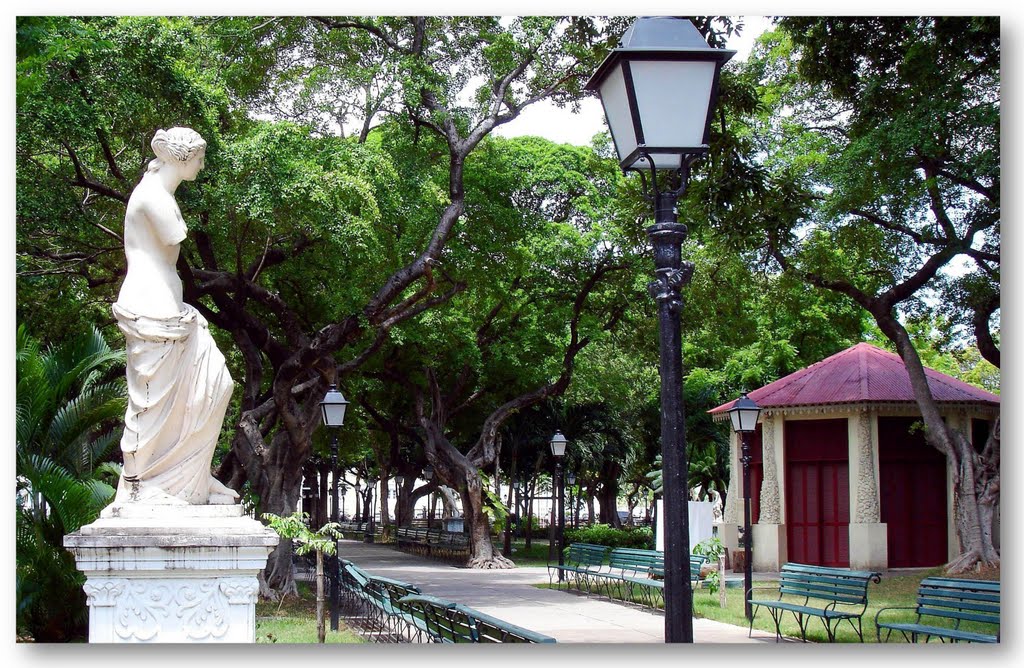 Praça dos Mártires (Passeio Público) 2, Afrodite, Fortaleza by Rubens Craveiro