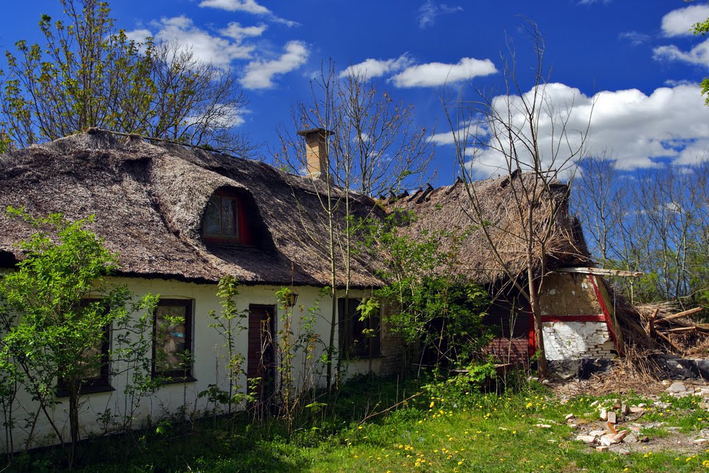 Old house by Finn Lyngesen flfoto.dk