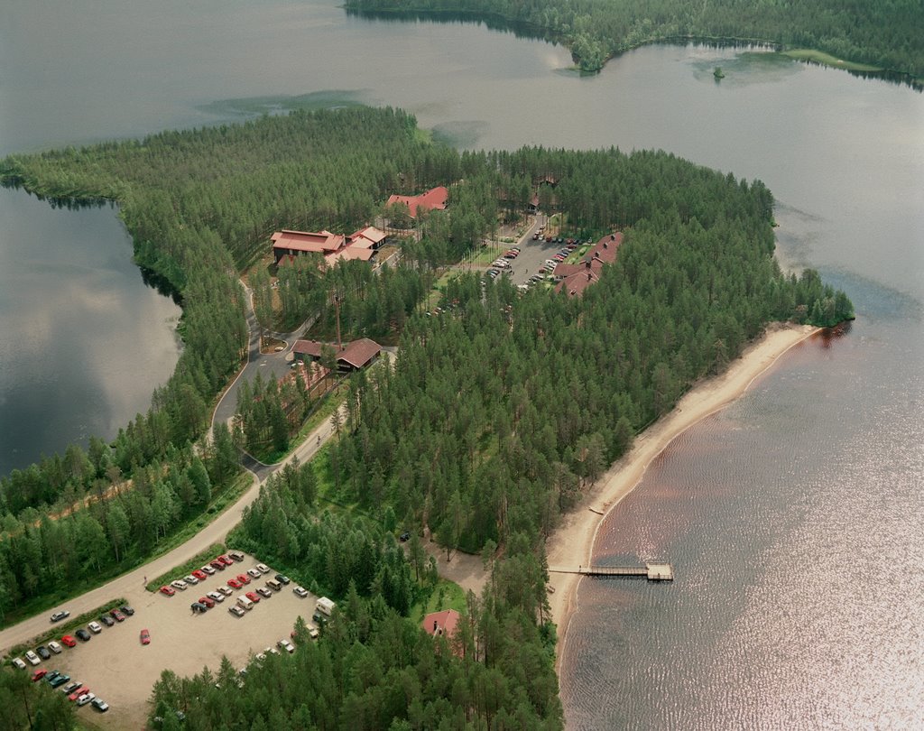 Metsäkartano Wilderness Lodge by JaKo