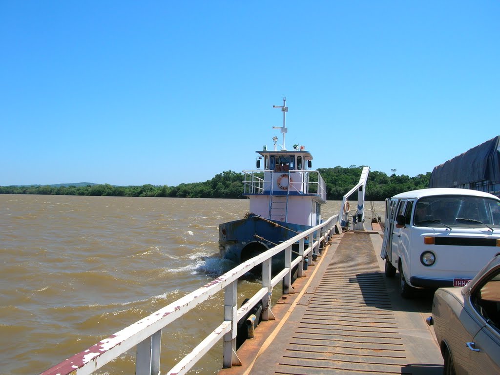 Balsa para Porto Xavier, Brasil. (San Javier, Misiones) by Fernando Mantese