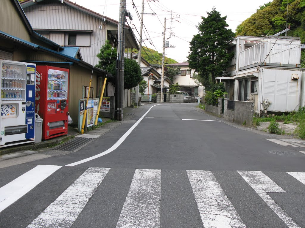 浦賀町３丁目20番地付近（吉井方面（西南西方向））　｛横須賀市浦賀３丁目｝　2010年 5月 by cometseeker00001