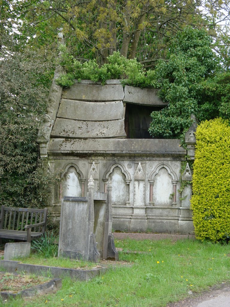 Kensal Green Cemetery by Isatobi