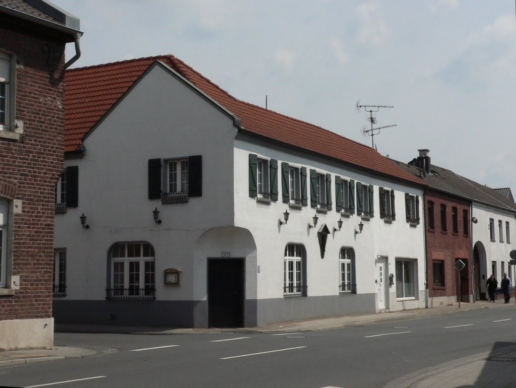 GERDERATH lauerstrasse tegen gevel 44 .. toeristen-versie by walterskrutser