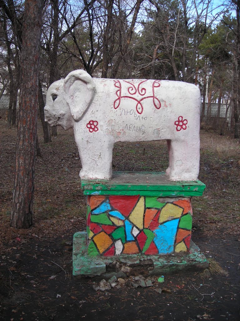 Самарская область, г. Сызрань, Парк культуры и отдыха имени А.М.Горького, веселая скульптура by Осипович