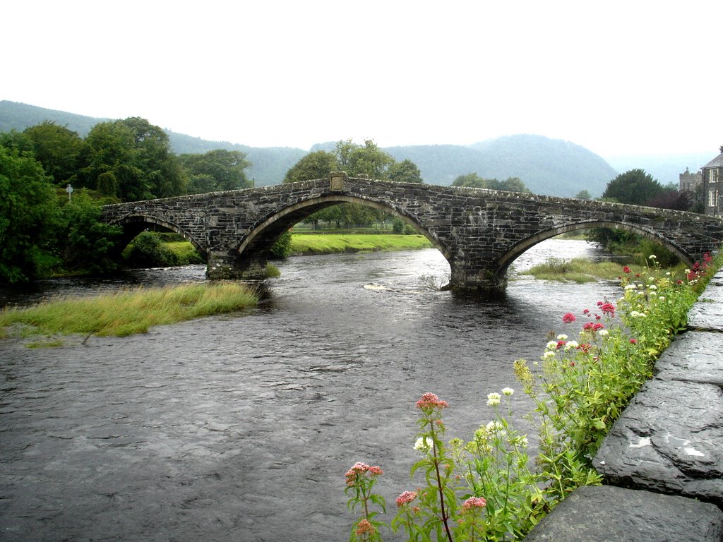 Llanwrst Bridge by muba