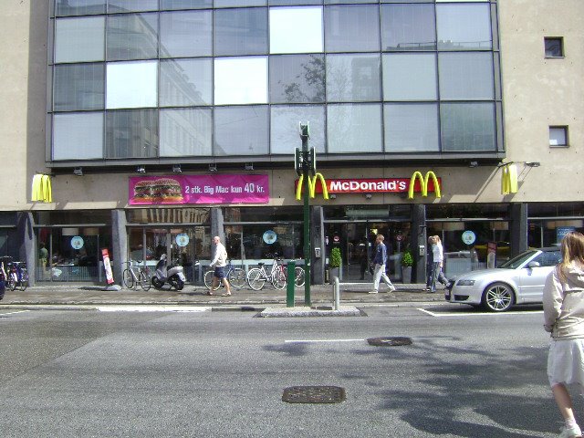 Mc D across from Radison by mortenpeter