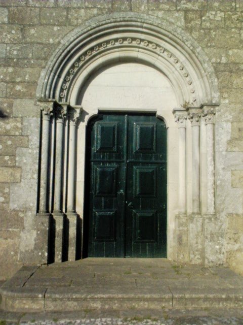 Valença - Arco românico da igreja matriz by jmralm