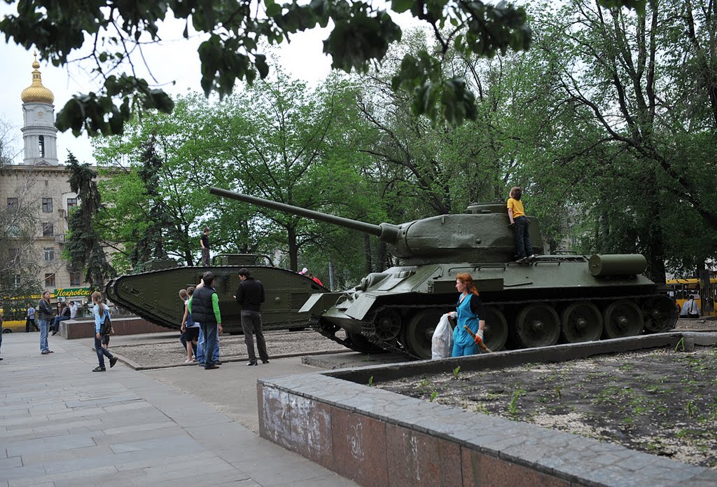 Военная техника всегда в почете by V & A