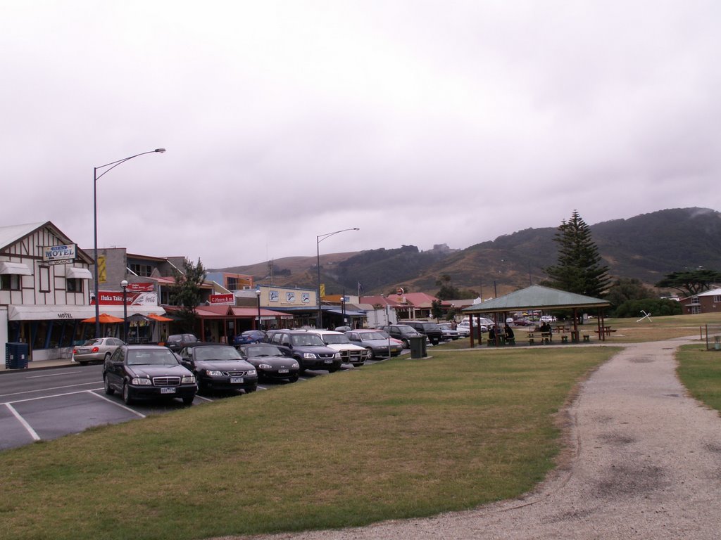 Apollo Bay by chrislevett