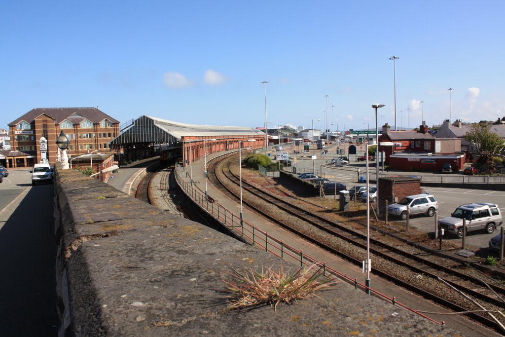 Holyhead Rail and Ferry by Tony Oldfield