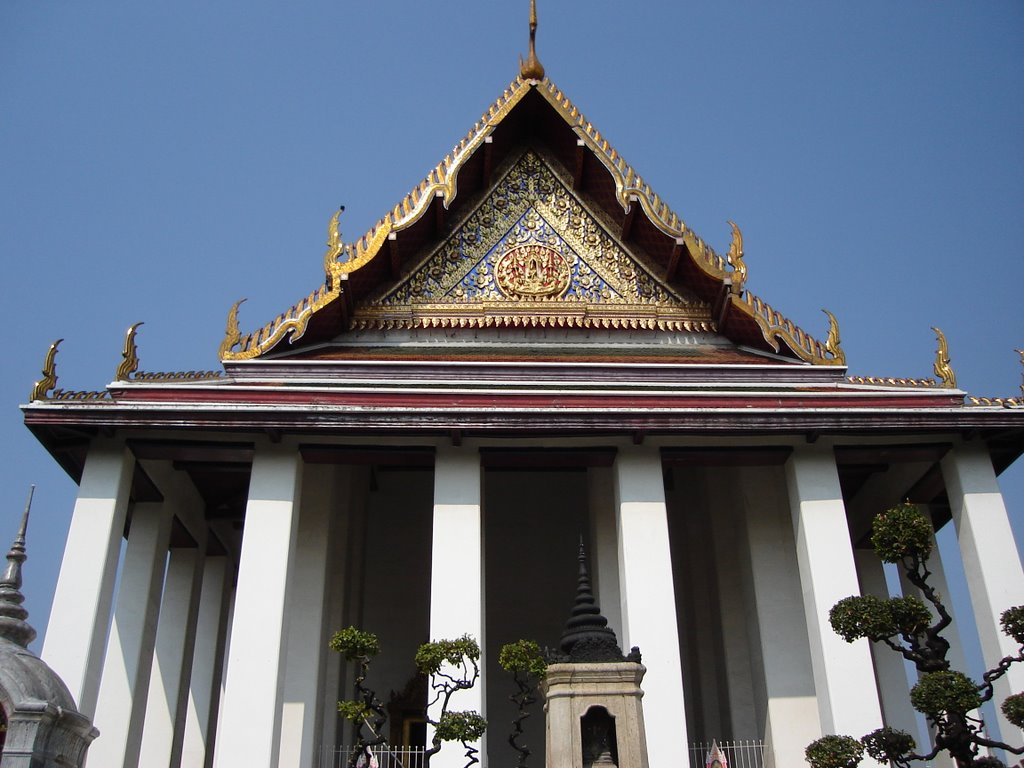 Wat Suthat by lxmVoid