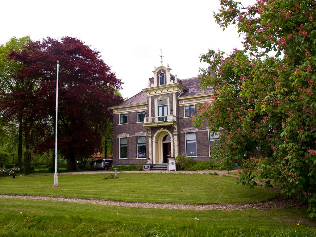 Het Waar Kinderwagenmuseum by www.vrolijkefietsers.nl