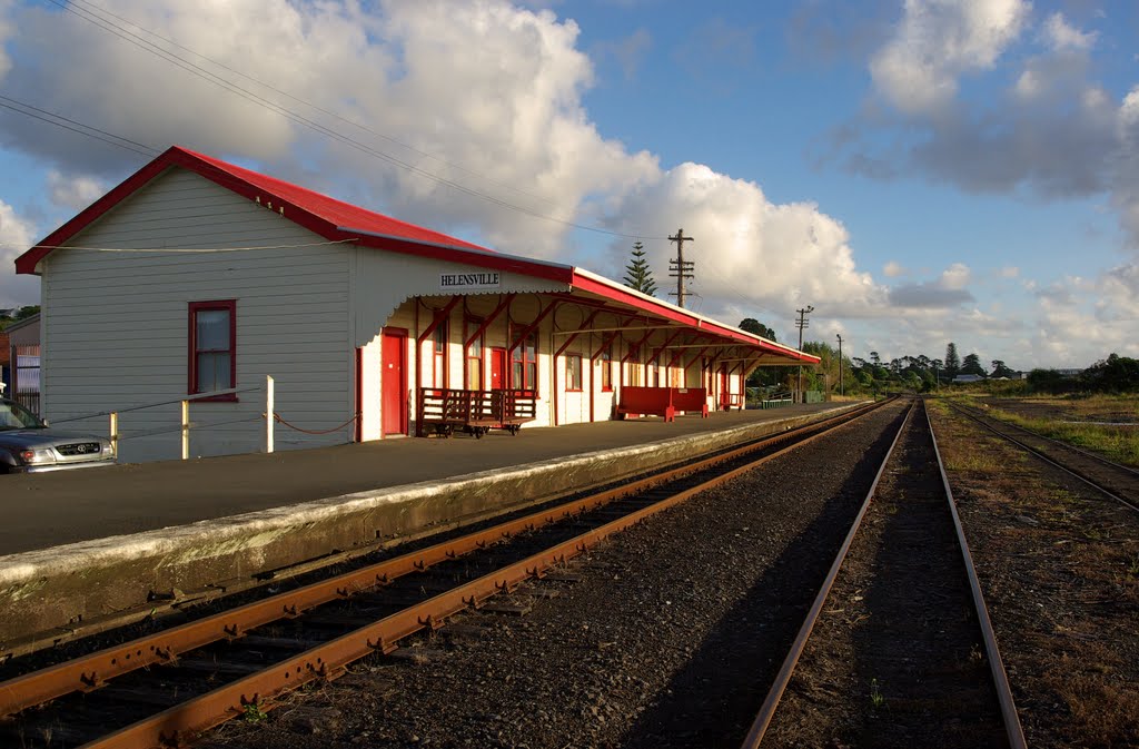 Railway station Helensville by Tjark van Heuvel