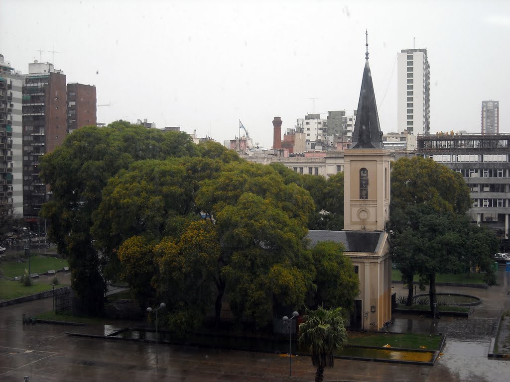 Capilla del antiguo (y demolido) Hospital de Clínicas by Sergio G. Evrard