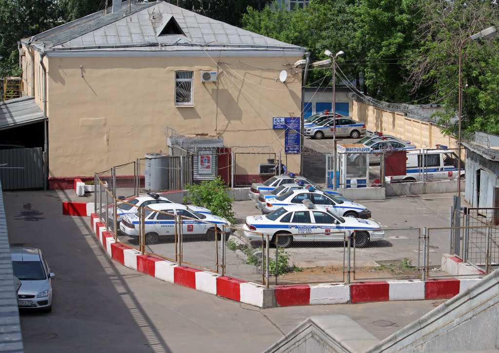 Road traffic police station - спецгаишница by Andrey S. Shulgin