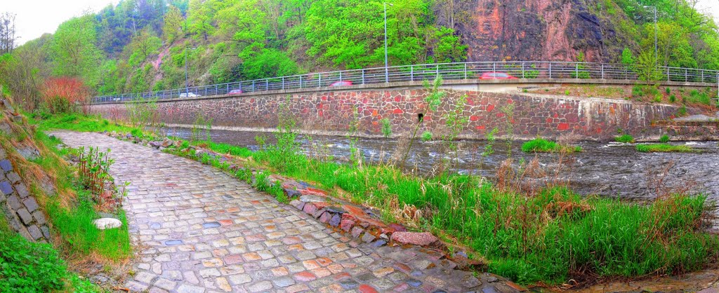 Unter der Brücke (HDR) by Kampfmops1976