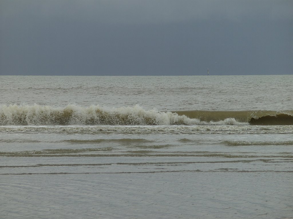 Beach off zeebrugge fdp by peeters david