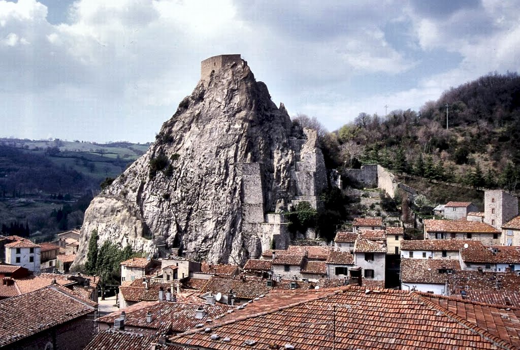 ROCCALBEGNA. Il Sasso by Roberto Tomei