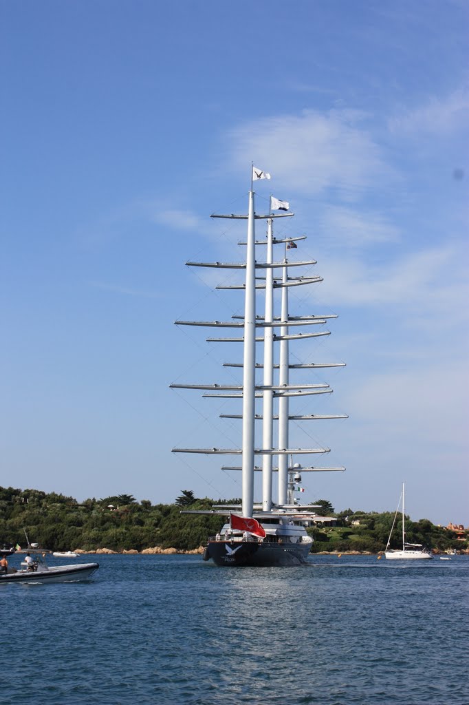 Falcon Maltese Enters Porto Cervo Marina by Radisav