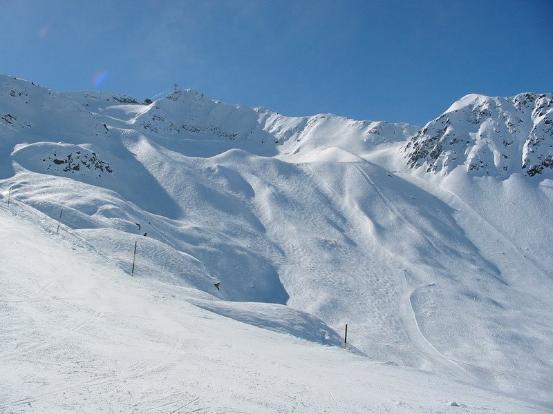 Skiing in Andermatt / Gemstock by Uwe Mirk