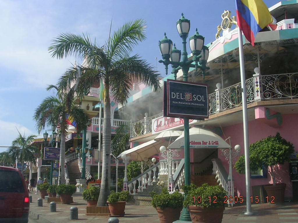 Downtown Aruba _Oranjestad, Aruba_ by LTromp