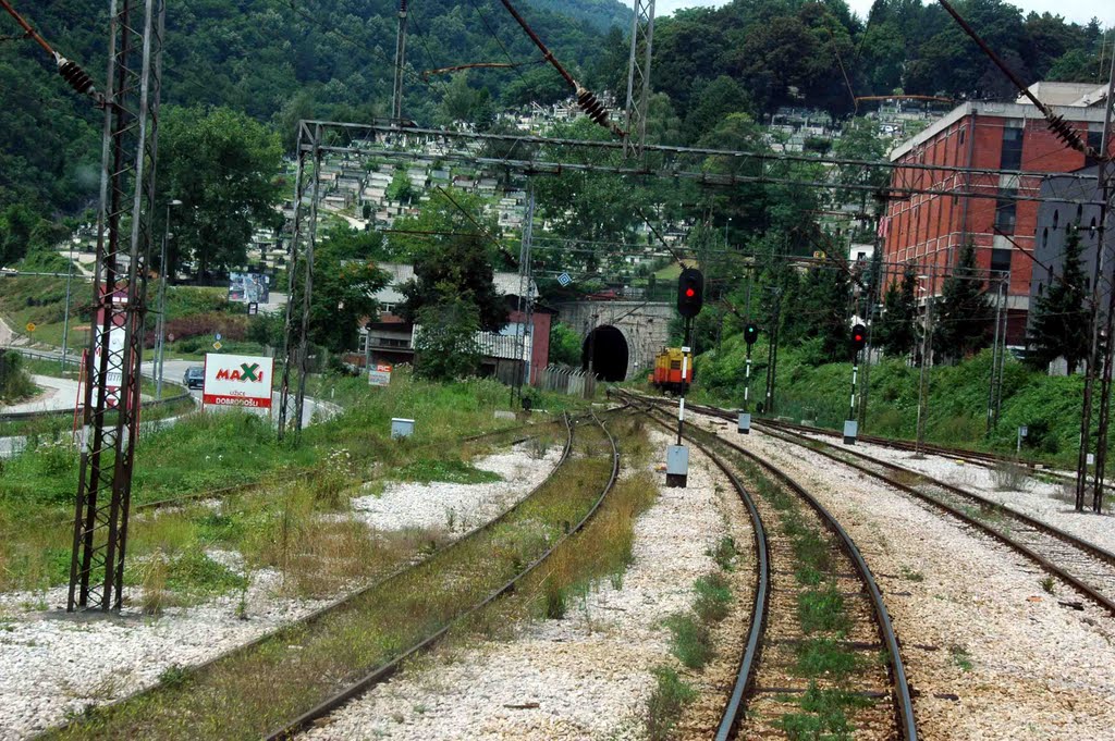 Vozom od Požege do Branešca - Pruga i tunel na izlazu iz stanice Užice Teretna by Teča sa Dunava