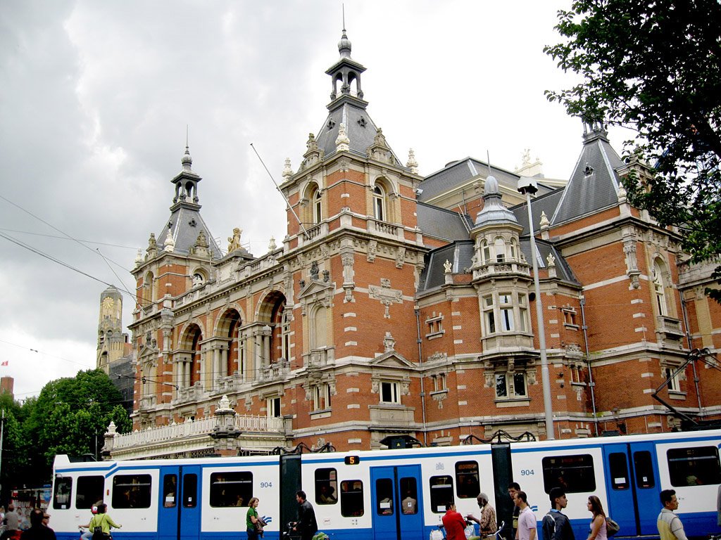 Leidseplein Stadsschouwburg by Emil de Jong