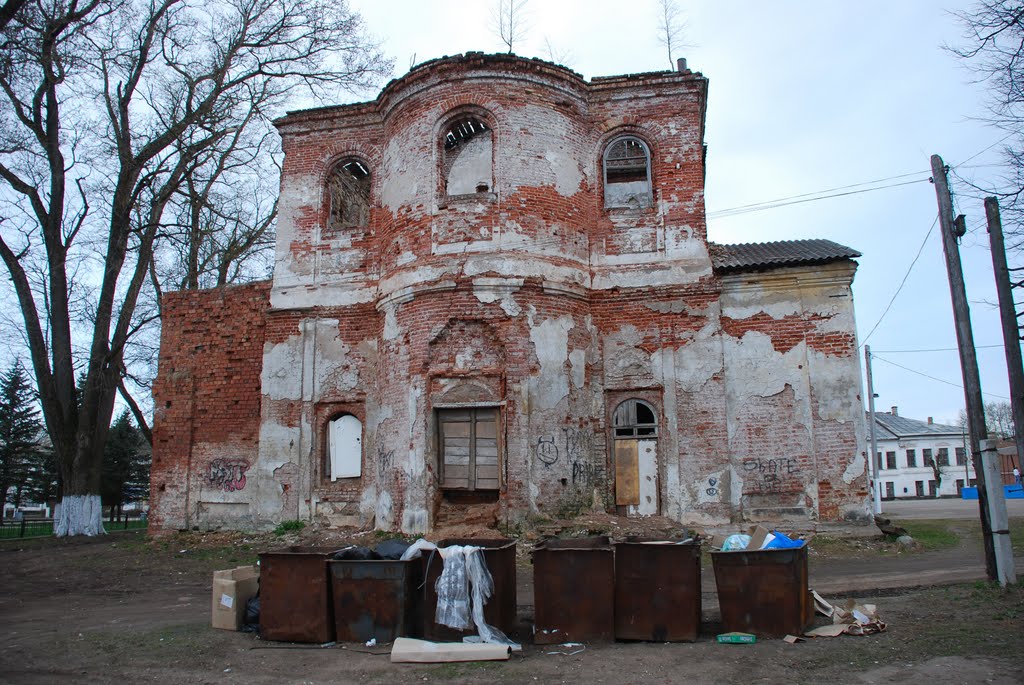 Валдай. Церковь Введения во храм Пресв. Богородицы, вид со стороны алтаря by Никита Игоревич Рыбин