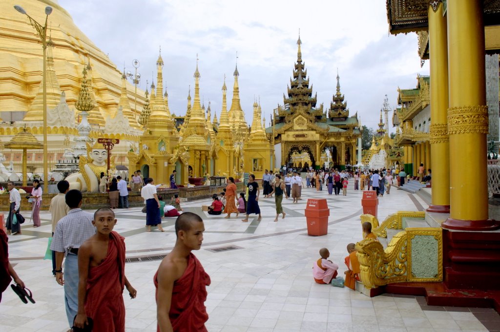 Yangón - Shwedagón Pagoda_04 by E. de Alarcón