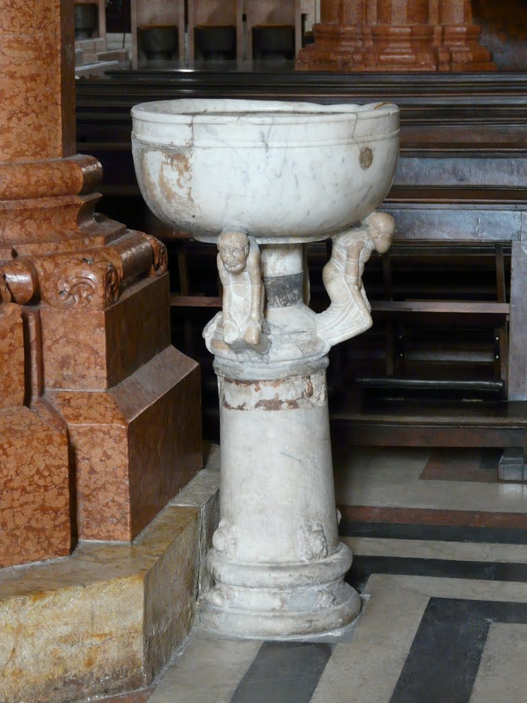 Italia_Verona_duomo Santa Maria Matricolare_holy water font_P1050602.JPG by George Charleston