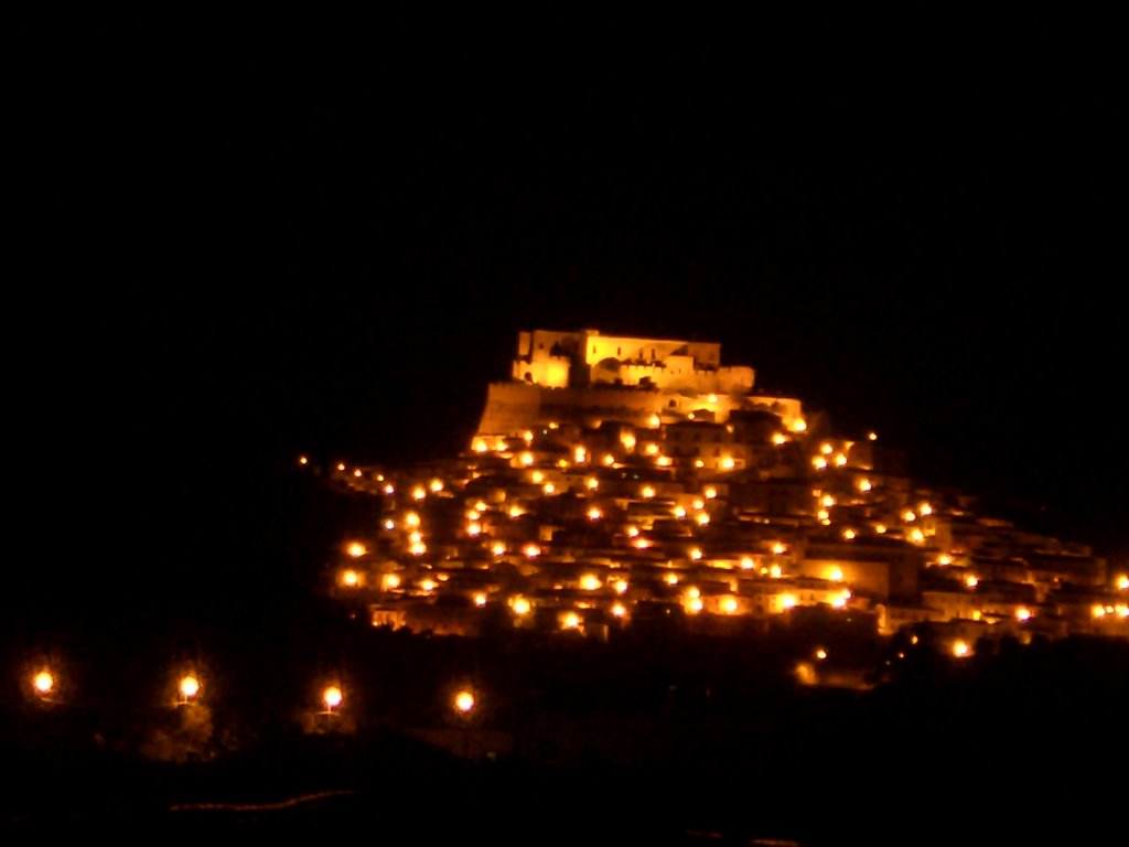 Fantastica Rocca di notte by simonesimone