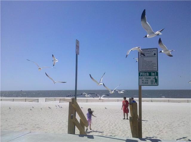 Biloxi Beach, MS by ahiwatt