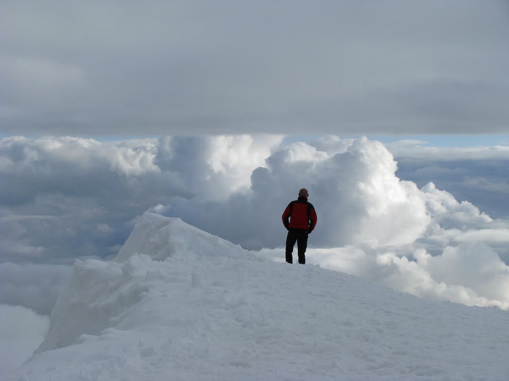 Cielo basso a punta gnifetti by luca ricci