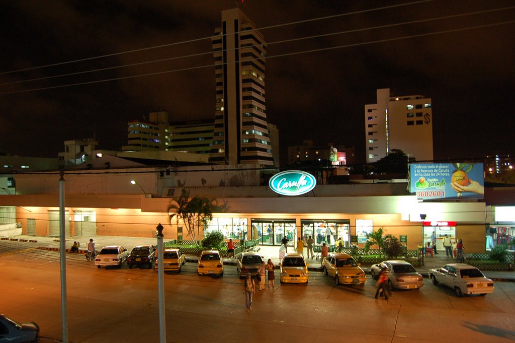 Vista Nocturna de "Miss Universo" desde el Hotel Eslait by JOSE LUIS PORTACIO