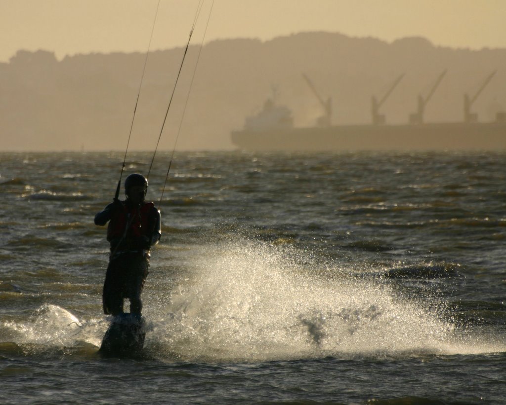 DUSA043_062_KiteSurfingClose_80 by Andrew Ward