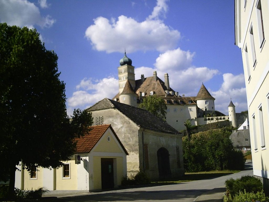 Schloss Schönbühel by hackltom