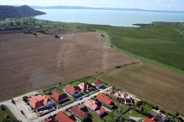 Aszofö Bay, New settlement by suertedos