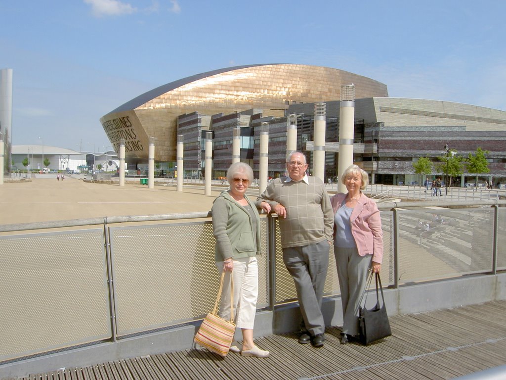 Visitors to the bay by Wally Haines