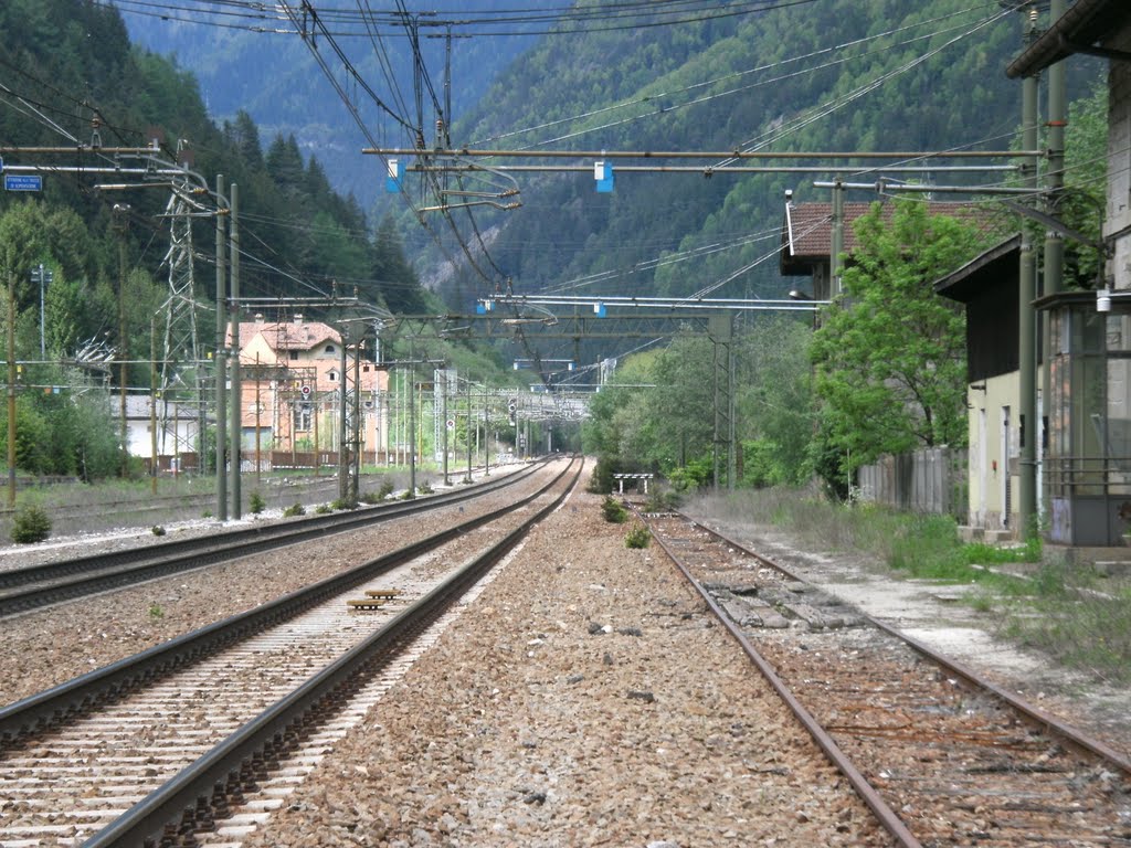 Brennerbahn am Bahnhof Grasstein-Nord by Julian Ceska